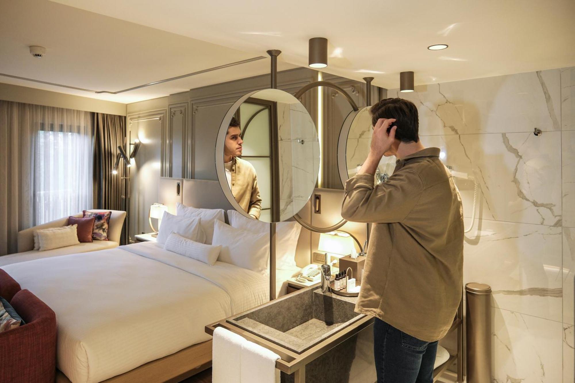 Stayso The House Hotel イスタンブール 部屋 写真 A guest at the hotel
